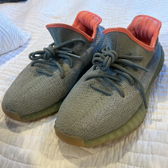 Yeezy 350 V2 dessert sage - Picture 2 of 7
